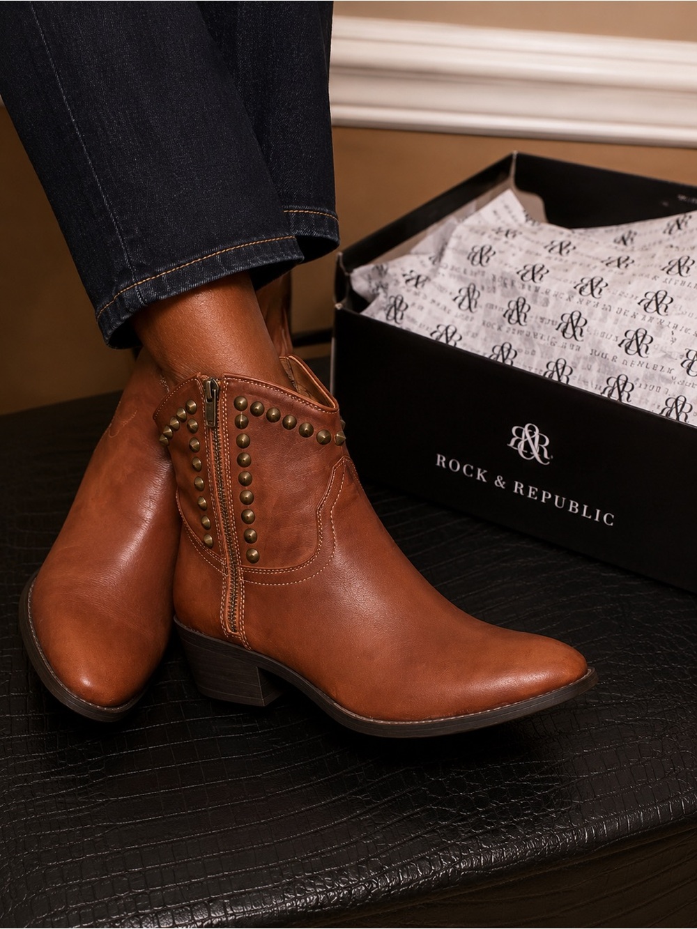 Rock & Republic White Logo Shoe Box with Black Accents